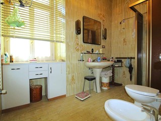 Quadrilocale in Vendita a Casamassima, 130'000&euro;, 230 m²