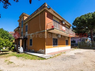 Trilocale in Vendita a Albano Laziale, 159'000&euro;, 100 m²