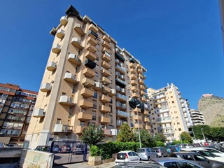 Bilocale in Vendita a Palermo, 490&euro;, 70 m²