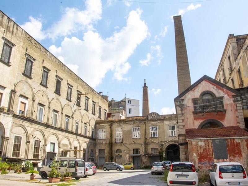 Bilocale in Vendita a Napoli, 250'000&euro;, 90 m²