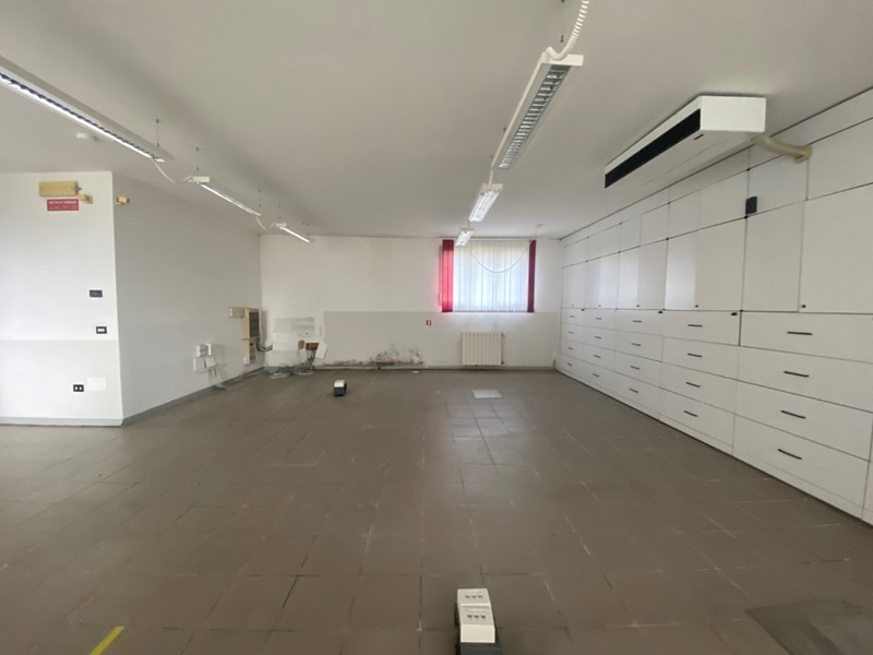 Appartamento in Vendita a Villa Guardia, 199'000&euro;, 183 m²