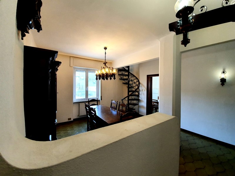 Appartamento in Affitto a Genova, zona Bolzaneto, 550&euro;, 130 m²
