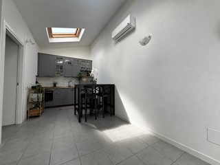 Attico in Vendita a Viareggio, zona Torre Del Lago Puccini, 120'000&euro;, 40 m², arredato