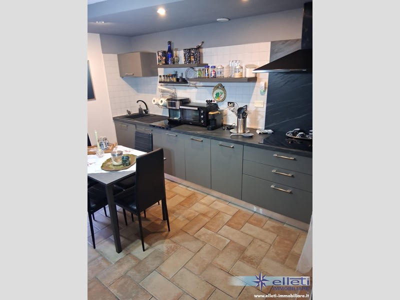 Trilocale in Vendita a Carrara, 145'000&euro;, 61 m², arredato
