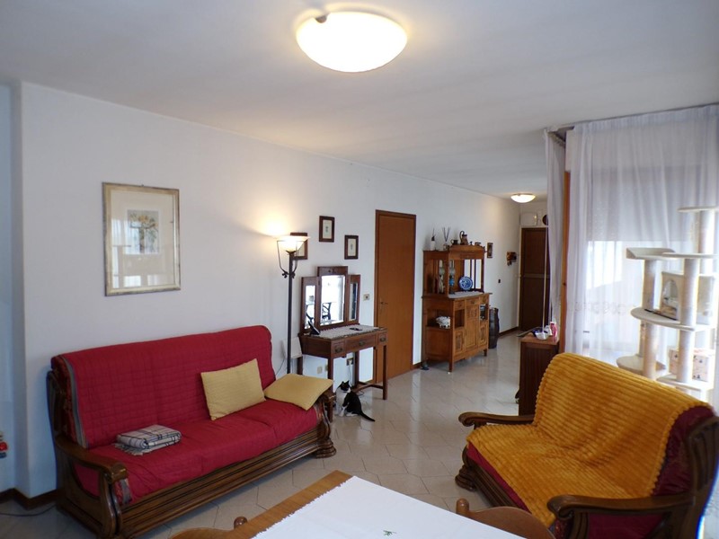 Appartamento in Vendita a Cascina, zona Navacchio, 210'000&euro;, 90 m², con Box