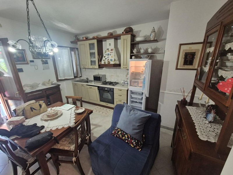 Bilocale in Vendita a Carrara, zona Marina di Carrara, 160'000&euro;, 50 m², arredato