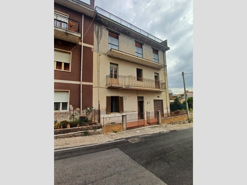 Quadrilocale in Vendita a Priverno, 90'000&euro;, 165 m²