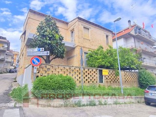 Appartamento in Vendita a San Benedetto del Tronto, 140'000&euro;, 121 m²