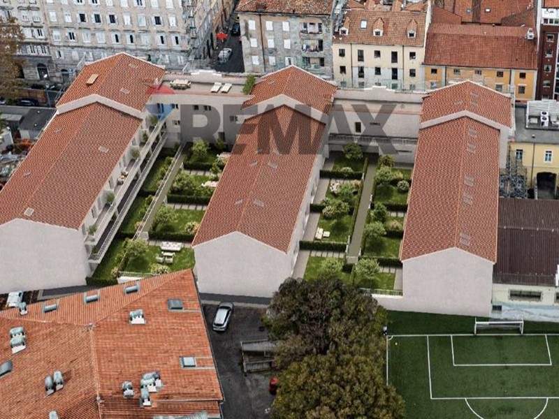 Bilocale in Vendita a Trieste, 240'000&euro;, 70 m², con Box
