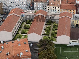 Trilocale in Vendita a Trieste, 480'000&euro;, 161 m², con Box