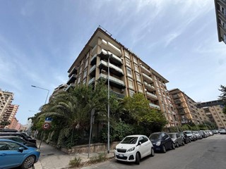 Appartamento in Vendita a Palermo, 340'000&euro;, 176 m²