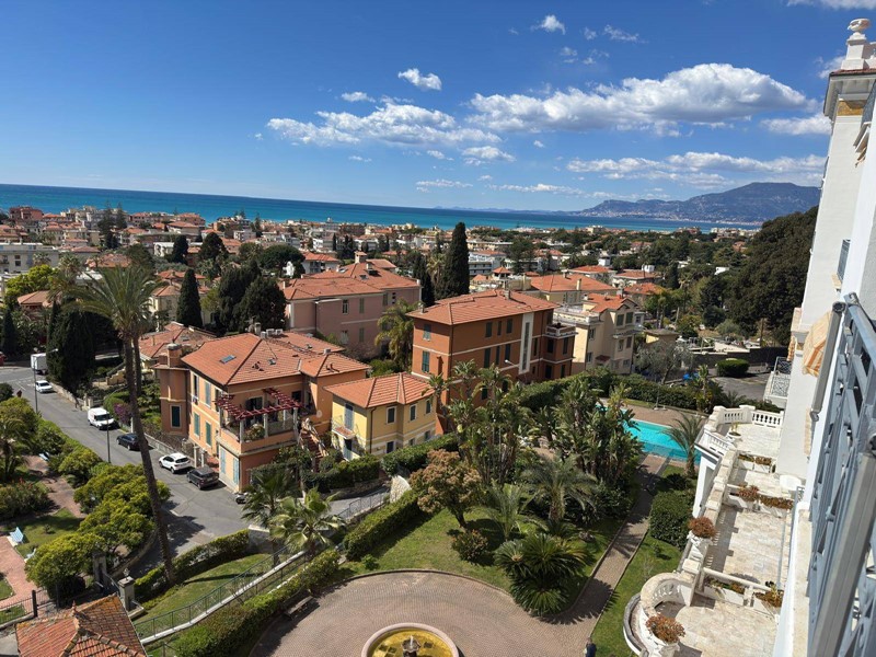 Bilocale in Vendita a Bordighera, 298'000&euro;, 56 m²