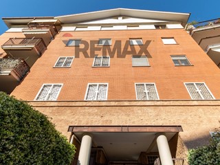 Quadrilocale in Vendita a Roma, 390'000&euro;, 73 m²