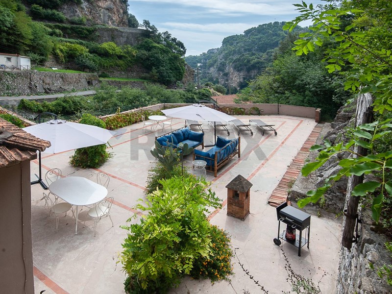 Appartamento in Vendita a Scala, 330 m²