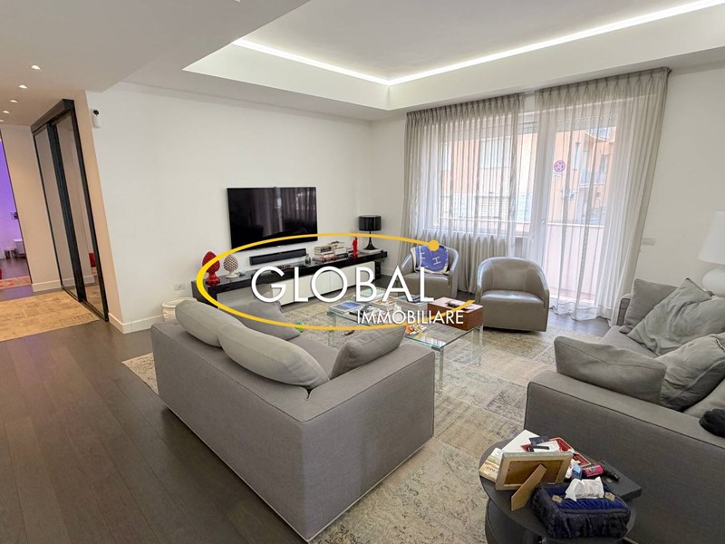 Appartamento in Vendita a Ancona, 650'000&euro;, 230 m²