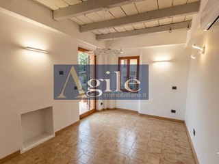Trilocale in Vendita a Colli del Tronto, 65'000&euro;, 70 m²