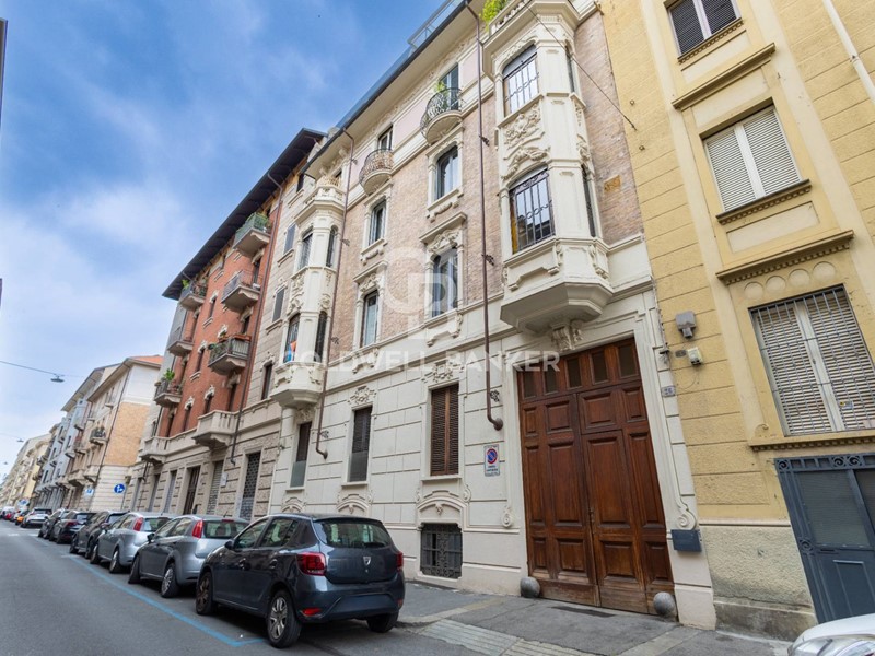 Quadrilocale in Vendita a Torino, 180'000&euro;, 93 m²