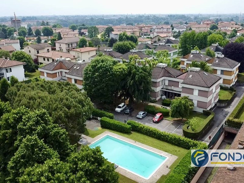 Quadrilocale in Vendita a Palazzolo sull'Oglio, 210'000&euro;, 121 m²