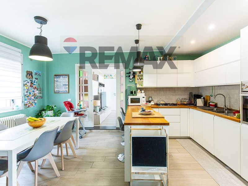 Appartamento in Vendita a Catania, 155'000&euro;, 158 m²