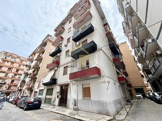 Quadrilocale in Vendita a Palermo, 89'000&euro;, 66 m²