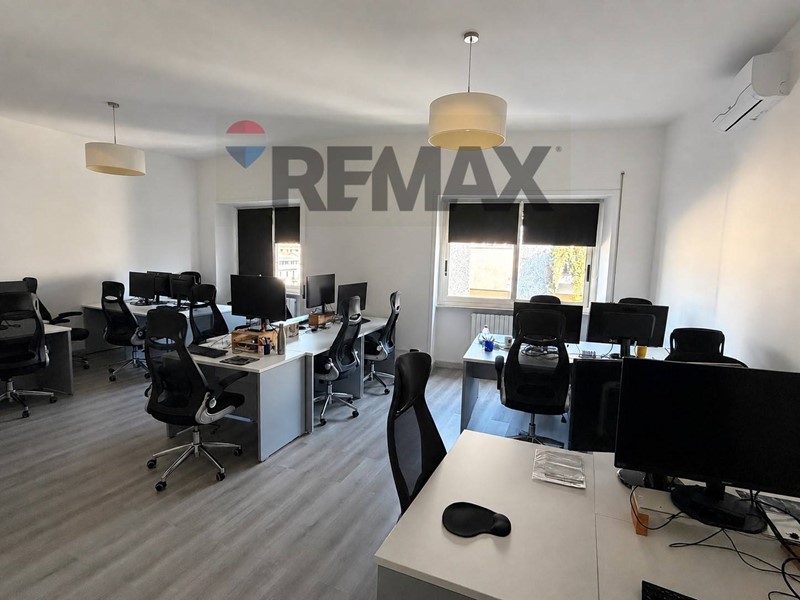 Appartamento in Vendita a Cosenza, 159'000&euro;, 202 m²