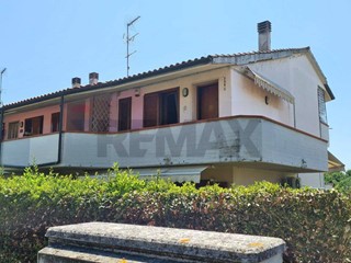 Trilocale in Vendita a Cerreto Guidi, 135'000&euro;, 80 m²