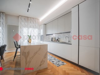 Quadrilocale in Vendita a Pinerolo, 249'000&euro;, 122 m², con Box