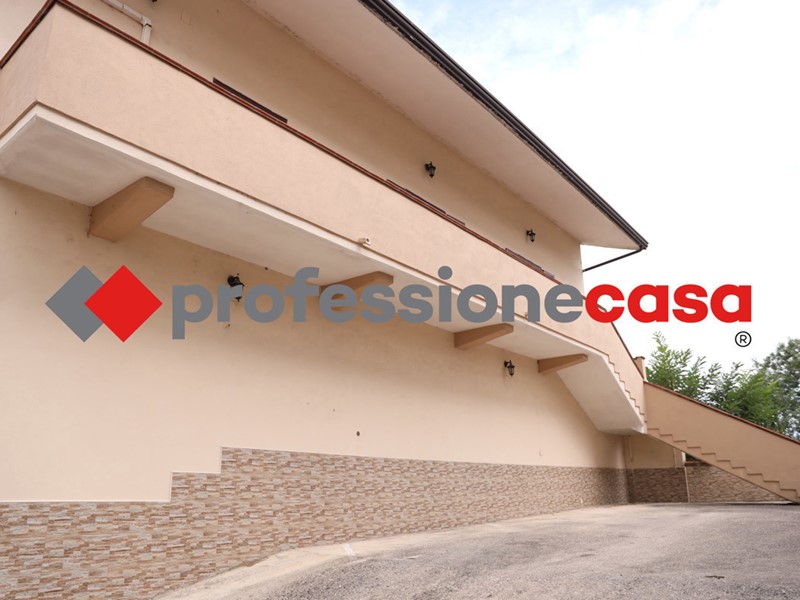 Trilocale in Affitto a Ruviano, 380&euro;, 100 m²
