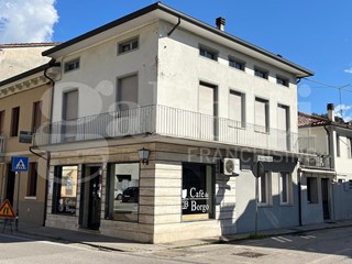 Appartamento in Vendita a Marostica, 90'000&euro;, 130 m², con Box