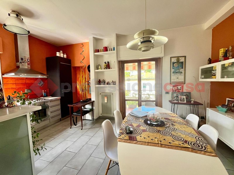 Appartamento in Vendita a Lucca, 235'000&euro;, 140 m², con Box