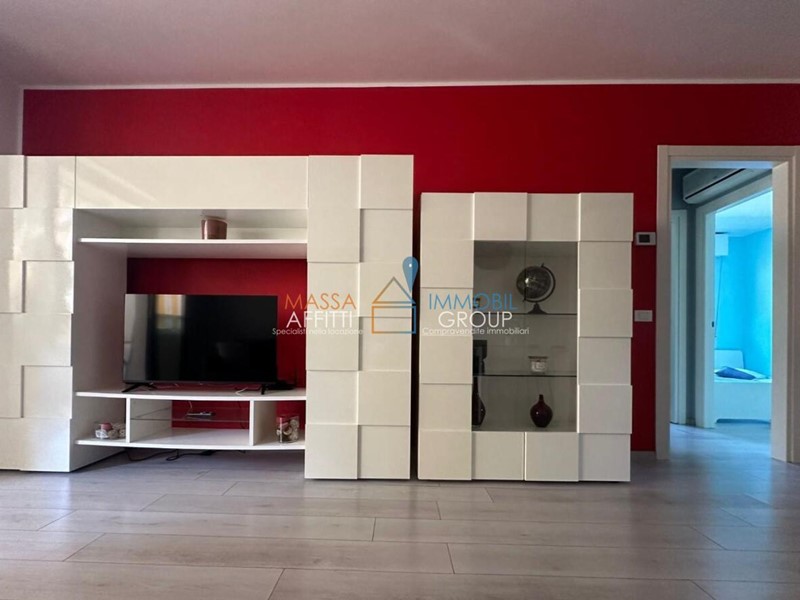 Quadrilocale in Vendita a Massa, zona Marina Di Massa, 300'000&euro;, 71 m², arredato