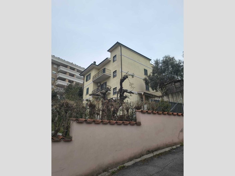 Quadrilocale in Vendita a Roma, 179'000&euro;, 65 m²