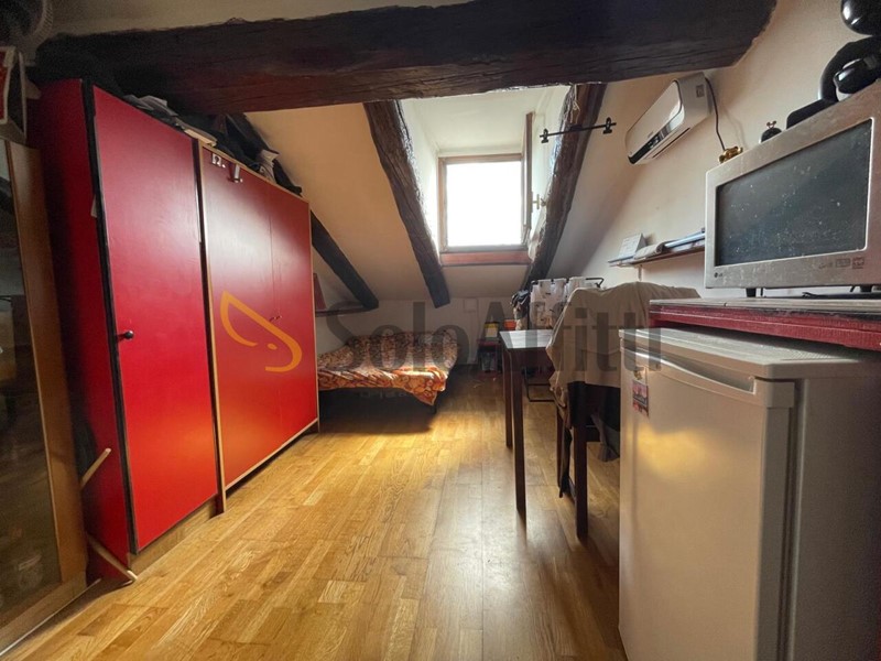 Monolocale in Affitto a Torino, zona Centro Storico, 450&euro;, 15 m², arredato