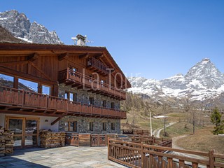 Quadrilocale in Vendita a Valtournenche, zona Breuil Cervinia, 1'190'000&euro;, 126 m², arredato