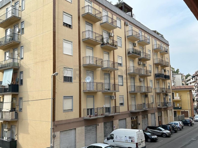 Appartamento in Affitto a Caltanissetta, 380&euro;, 140 m²