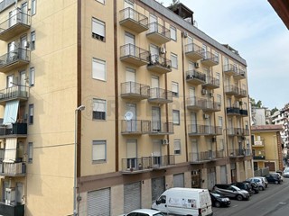 Appartamento in Affitto a Caltanissetta, 380&euro;, 140 m²
