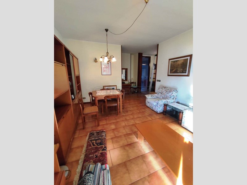 Appartamento in Affitto a Sarego, 1'000&euro;, 130 m², arredato, con Box