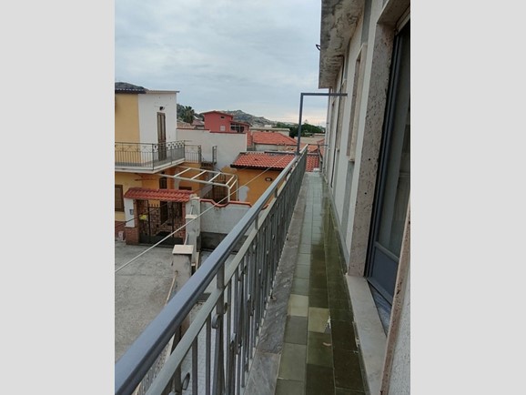 Quadrilocale in Affitto a Palizzi, 130 m²
