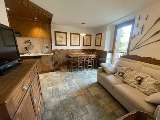 Trilocale in Affitto a Courmayeur, zona Dolonne, 2'700&euro;, 65 m², arredato, con Box