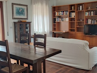 Trilocale in Affitto a Valverde, zona Centrale, 680&euro;, 89 m², arredato