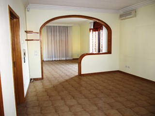 Appartamento in Vendita a Lizzanello, zona Annunziata, 148'000&euro;, 205 m²