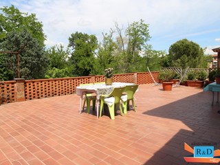 Appartamento in Vendita a Poggibonsi, 250'000&euro;, 150 m²
