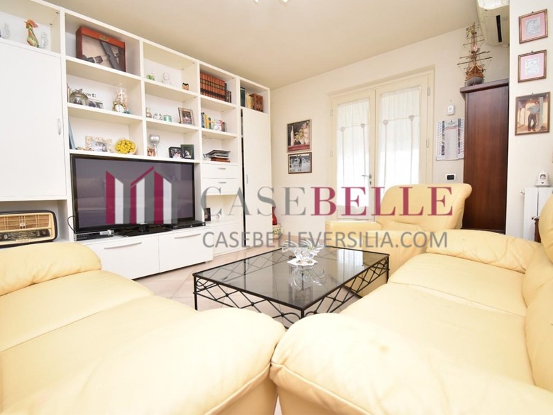 Quadrilocale in Vendita a Camaiore, zona Capezzano Pianore, 320'000&euro;, 80 m²