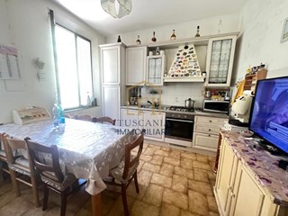 Quadrilocale in Vendita a Colle di Val D'Elsa, 120'000&euro;, 70 m², arredato