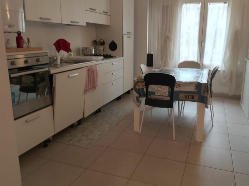 Appartamento in Affitto a Massa, 1'300&euro;, 120 m², arredato