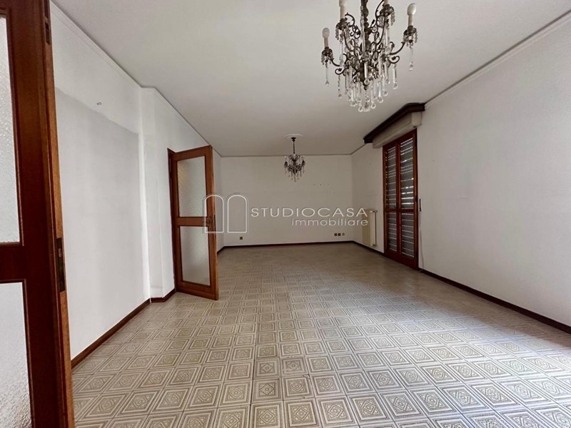 Appartamento in Vendita a Pisa, 350'000&euro;, 120 m², con Box
