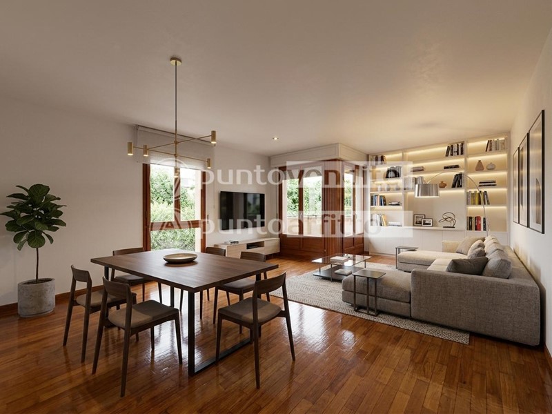 Appartamento in Vendita a Lucca, zona San Marco, 425'000&euro;, 110 m², arredato