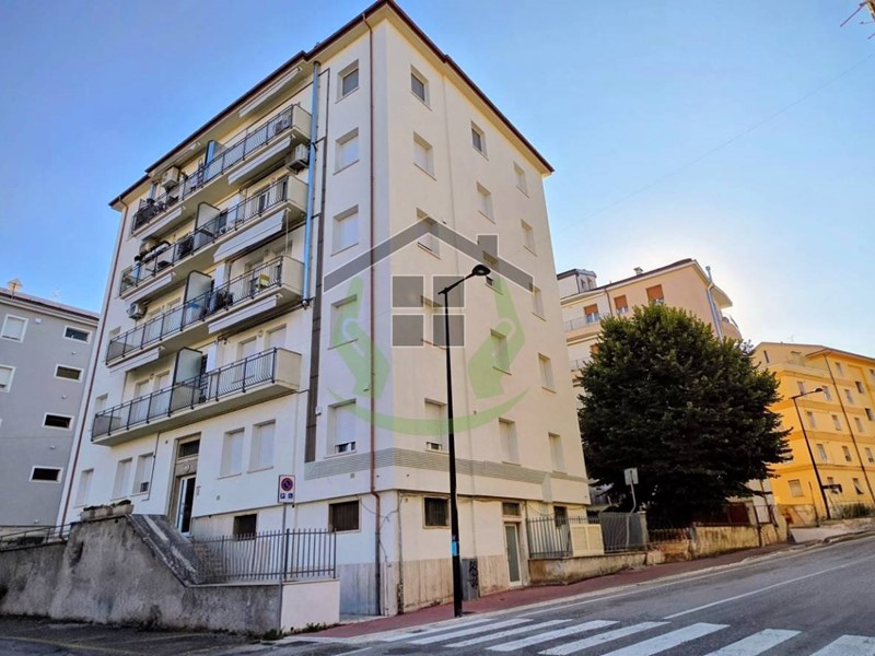 Trilocale in Vendita a Ascoli Piceno, 65'000&euro;, 77 m²