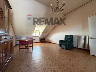 Quadrilocale in Vendita a Falconara Marittima, 75'000&euro;, 118 m²