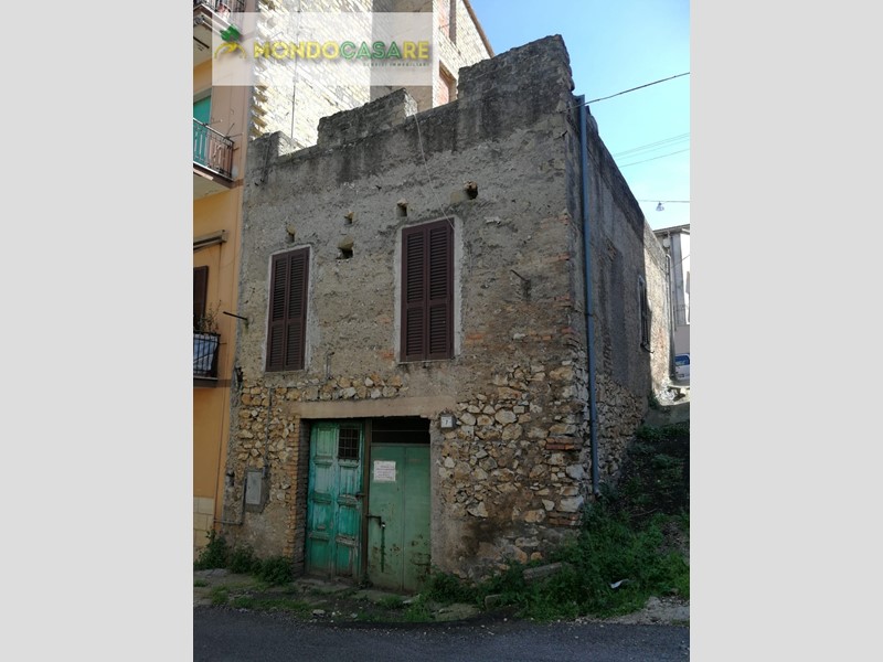Bilocale in Vendita a Moricone, 39'000&euro;, 64 m²